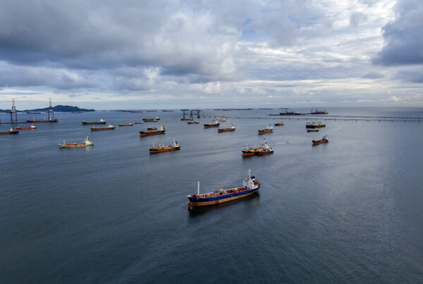 Middle East Corporates Strait of Hormuz Reopening Risks